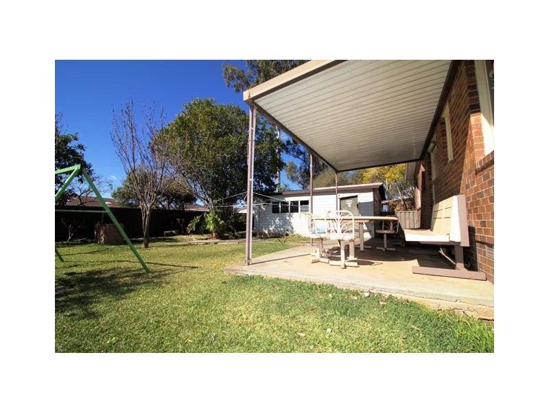 27 BUNSEN Avenue, Emerton NSW 2770