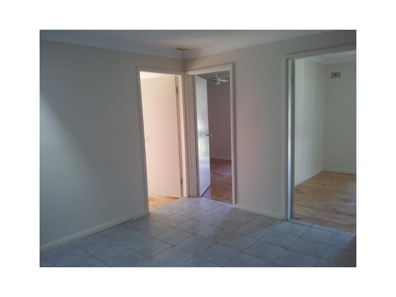 8 CAPTAIN COOK Drive, Willmot NSW 2770