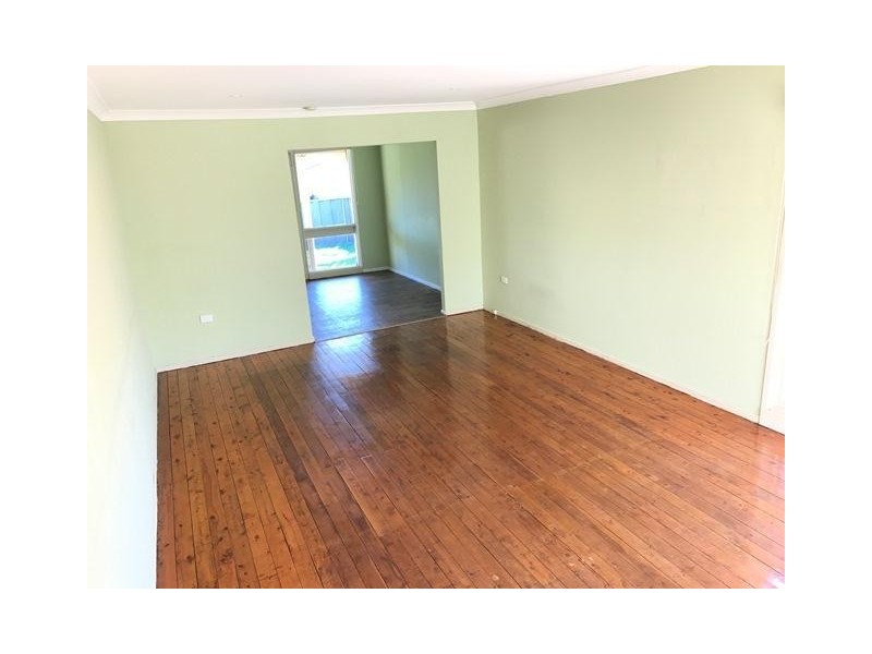 8 Stuart Road, Dharruk NSW 2770