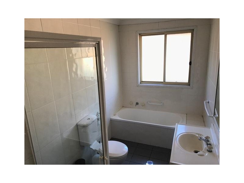 8 Stuart Road, Dharruk NSW 2770