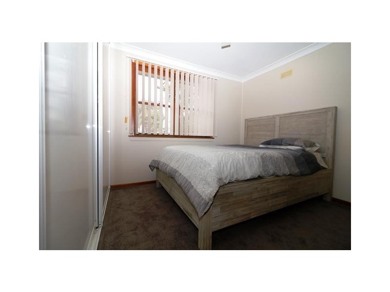 33 Tasman Avenue, Lethbridge Park NSW 2770