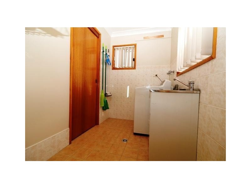 33 Tasman Avenue, Lethbridge Park NSW 2770