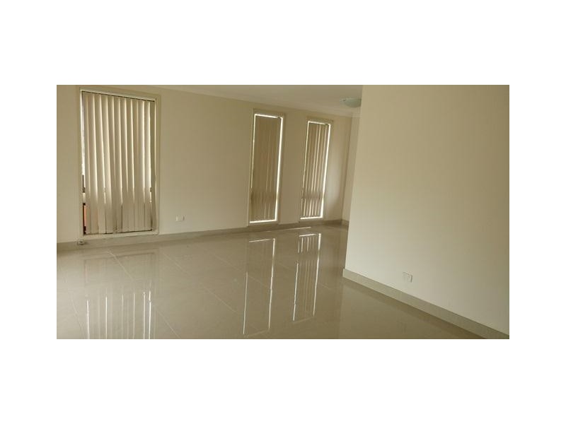 43 MADISON Circuit, St Clair NSW 2759