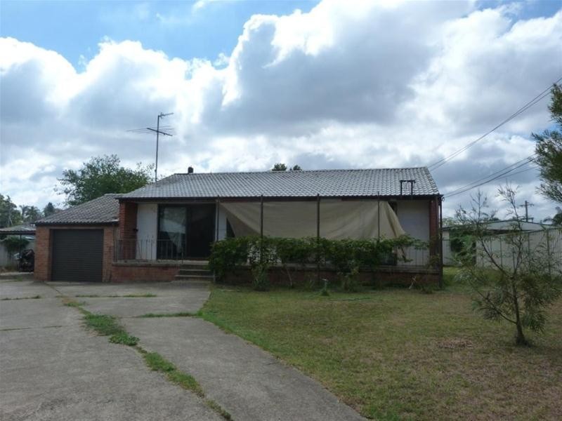 15 Webb Place, Blackett NSW 2770