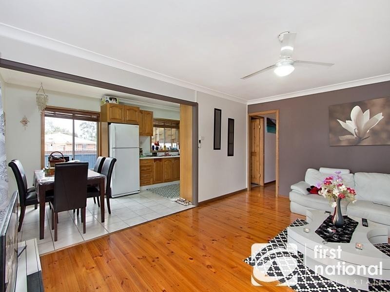 5 Field Place, Blackett NSW 2770