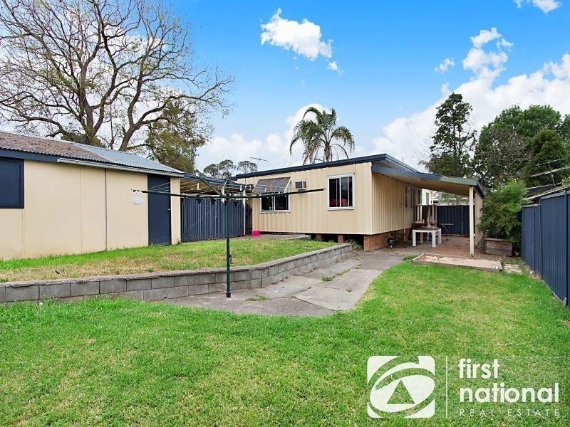 5 Field Place, Blackett NSW 2770