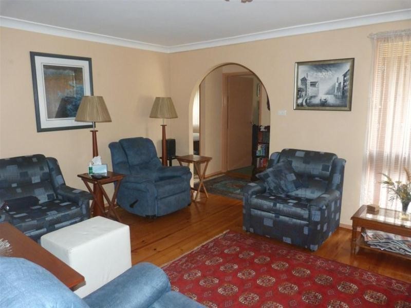 45 Blackwell Avenue, St Clair NSW 2759