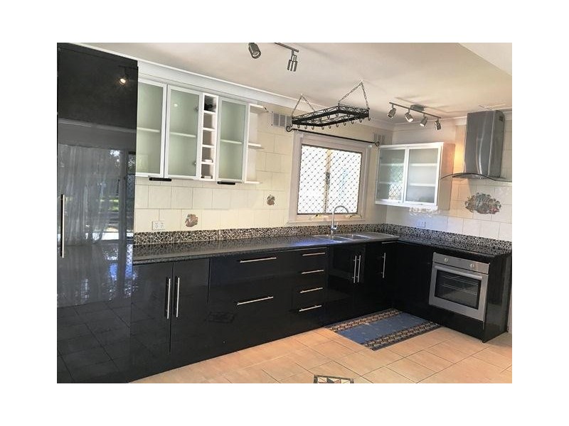 4 Tangaloa Crescent, Lethbridge Park NSW 2770