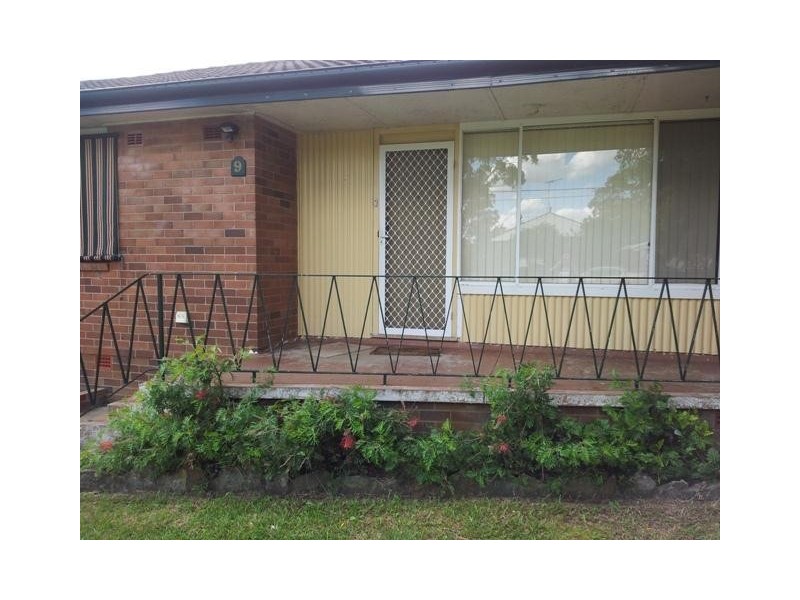 9 TARANAKI Avenue, Lethbridge Park NSW 2770
