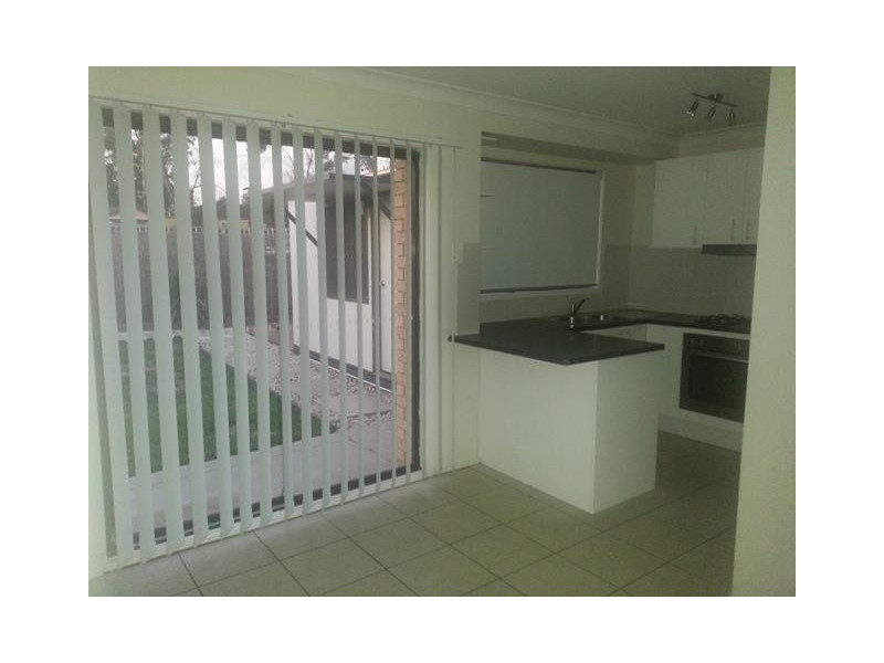 2/8 WOODVALE Close, Plumpton NSW 2761