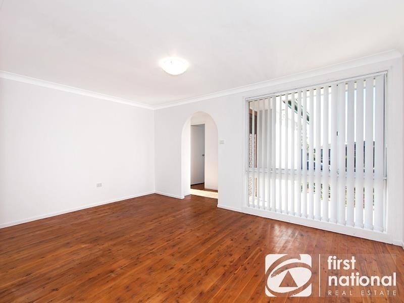 8 Shadlow Crescent, St Clair NSW 2759