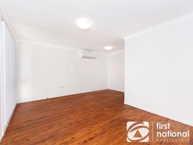 8 Shadlow Crescent, St Clair NSW 2759