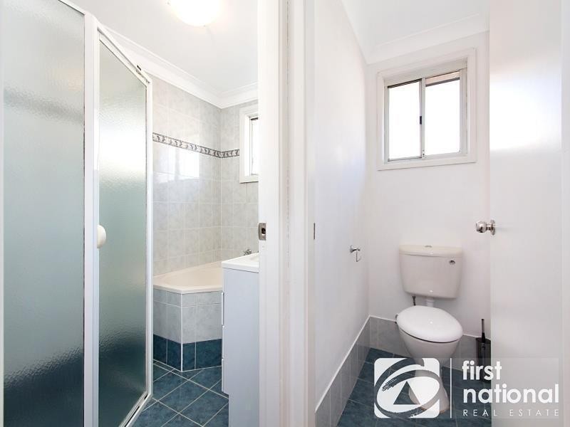 8 Shadlow Crescent, St Clair NSW 2759