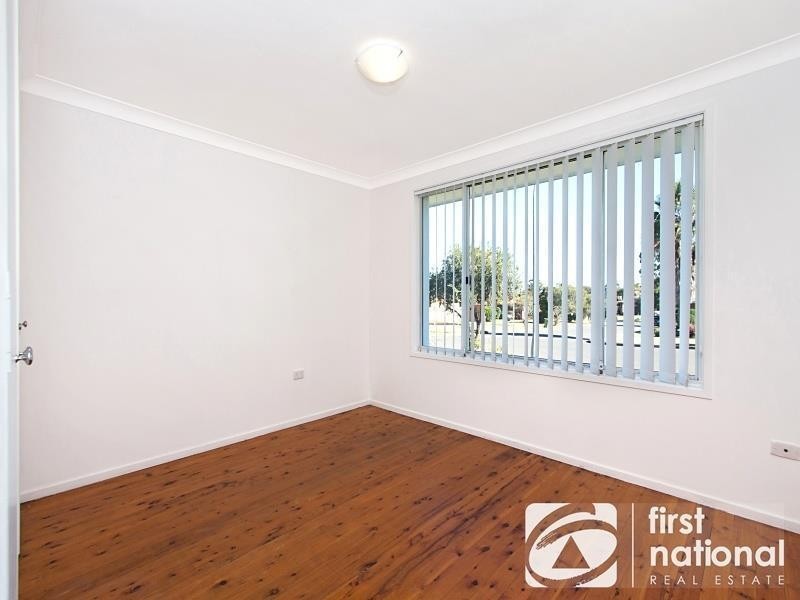 8 Shadlow Crescent, St Clair NSW 2759