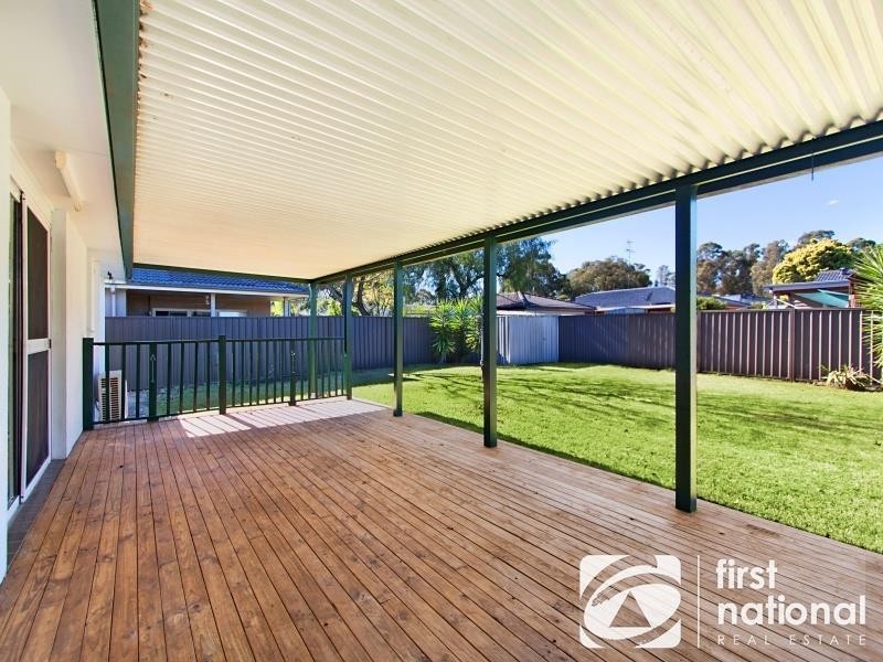 8 Shadlow Crescent, St Clair NSW 2759
