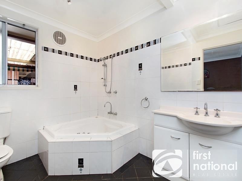 4 Denbern Street, Dean Park NSW 2761