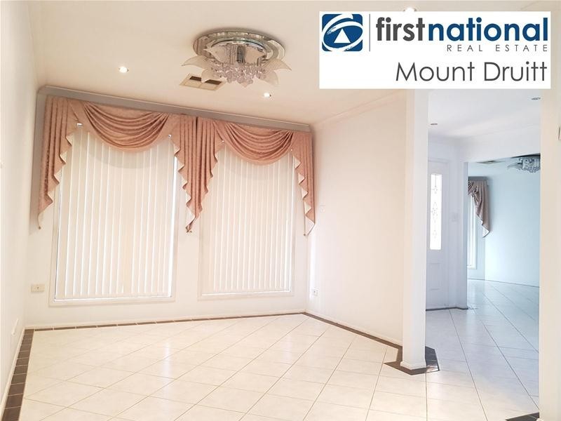 60 Thompson Avenue, Oxley Park NSW 2760