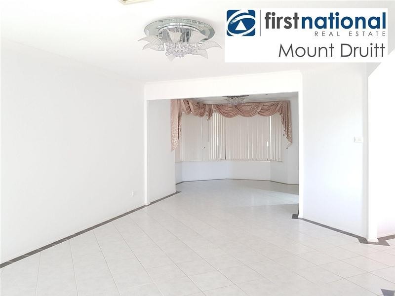 60 Thompson Avenue, Oxley Park NSW 2760