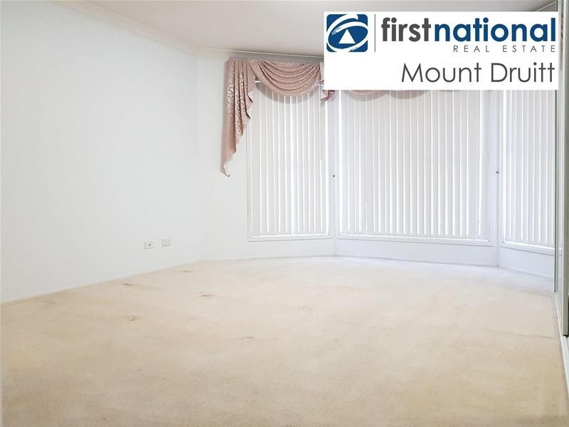 60 Thompson Avenue, Oxley Park NSW 2760