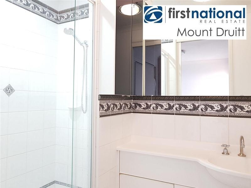 60 Thompson Avenue, Oxley Park NSW 2760