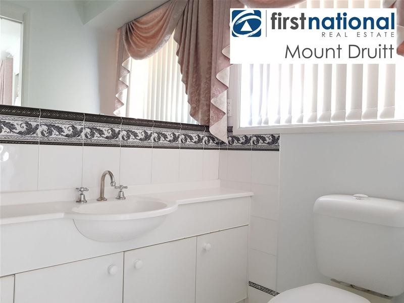 60 Thompson Avenue, Oxley Park NSW 2760