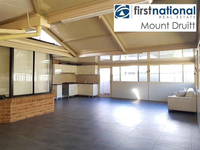 60 Thompson Avenue, Oxley Park NSW 2760