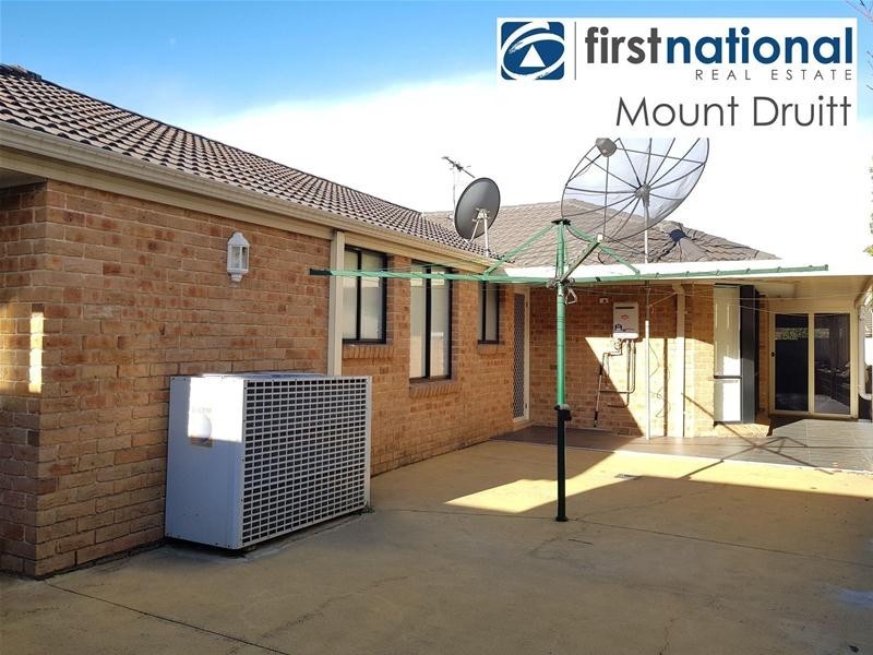 60 Thompson Avenue, Oxley Park NSW 2760