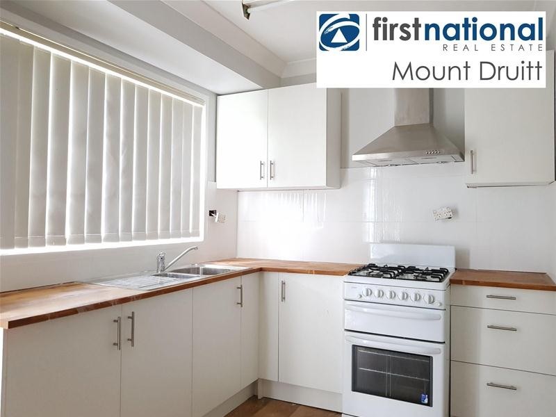 8/4 Woodvale Close, Plumpton NSW 2761