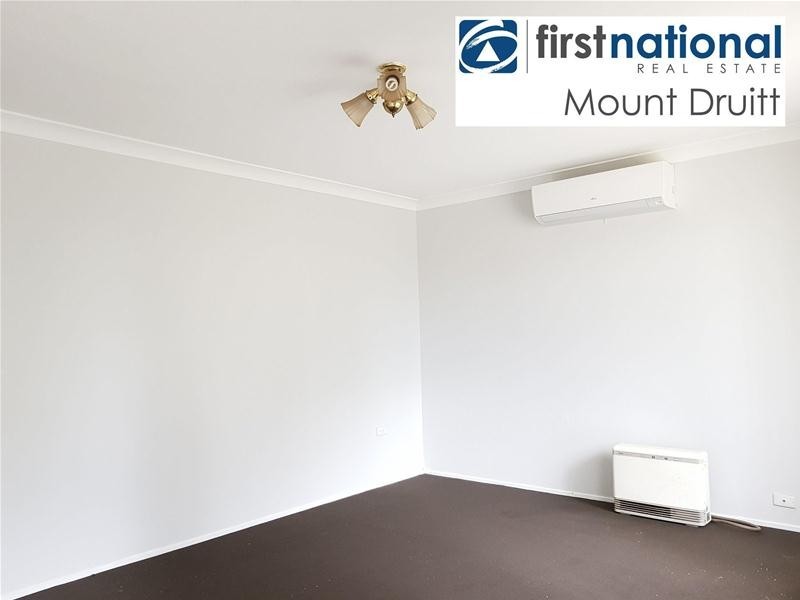 8/4 Woodvale Close, Plumpton NSW 2761