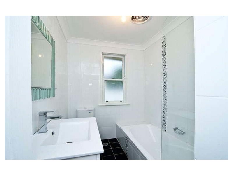 29 Lingayen Avenue, Lethbridge Park NSW 2770