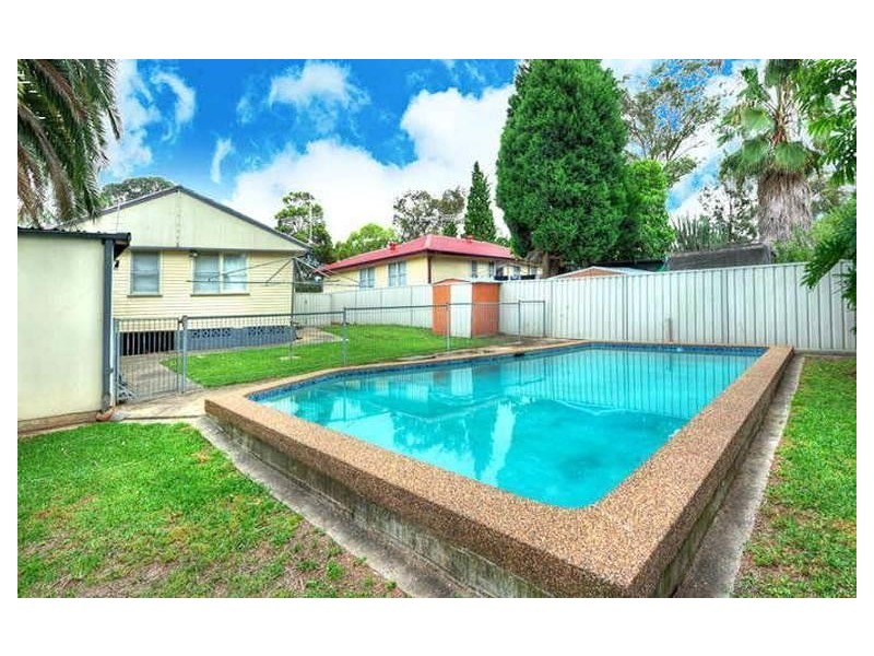 29 Lingayen Avenue, Lethbridge Park NSW 2770