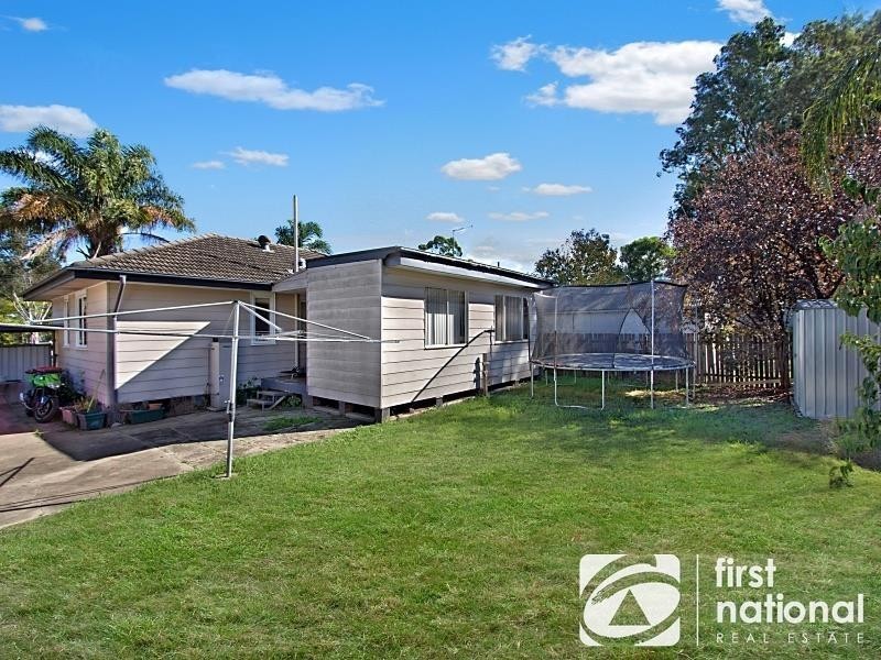 13 Gasmata Crescent, Whalan NSW 2770