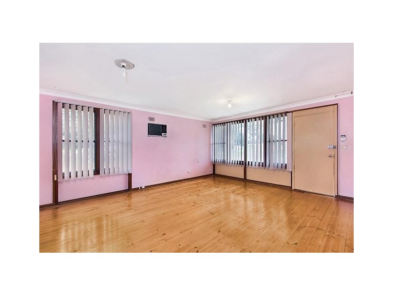 22 Lang Crescent, Blackett NSW 2770