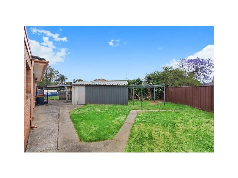 22 Lang Crescent, Blackett NSW 2770