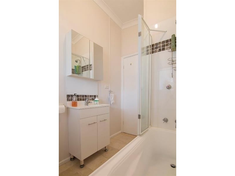 5 MINDORO Place, Lethbridge Park NSW 2770