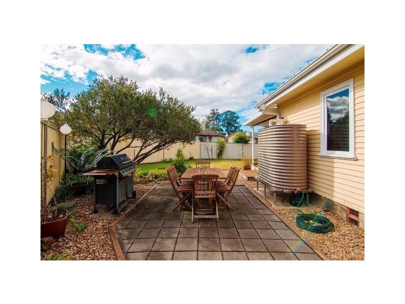 5 MINDORO Place, Lethbridge Park NSW 2770