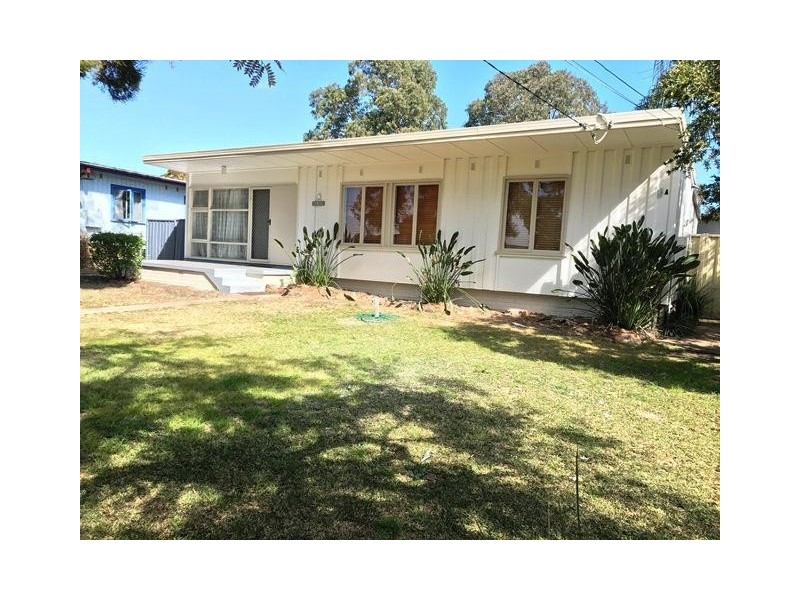 4 Tangaloa Crescent, Lethbridge Park NSW 2770