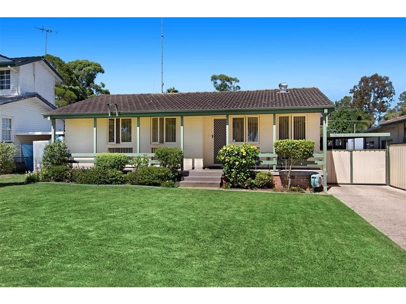 10 Manila Road, Lethbridge Park NSW 2770