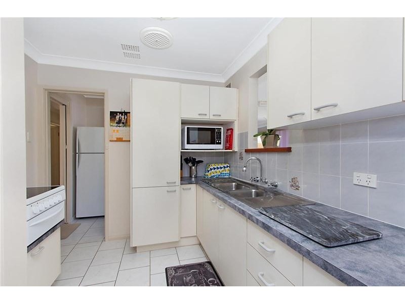 10 Manila Road, Lethbridge Park NSW 2770