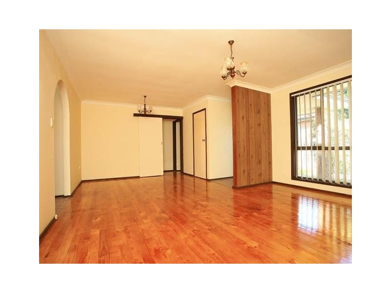 17 BELLINI Place, St Clair NSW 2759