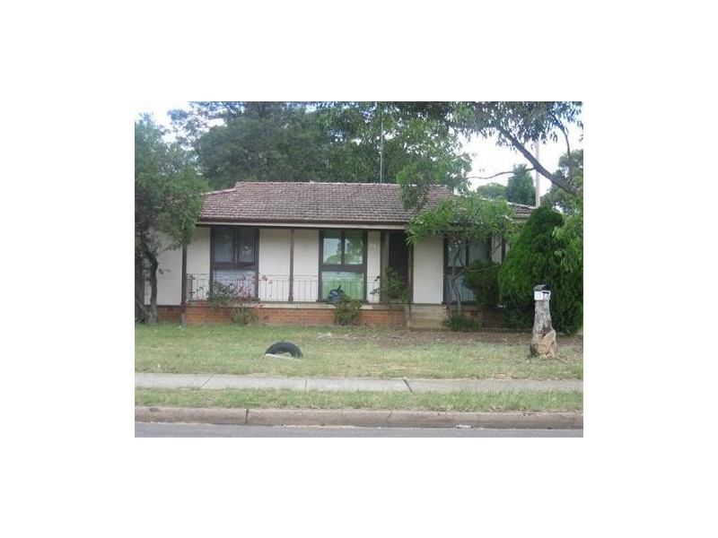 18 Copeland Road, Lethbridge Park NSW 2770