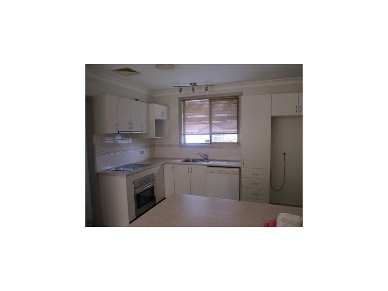 7 LUCENA Crescent, Lethbridge Park NSW 2770