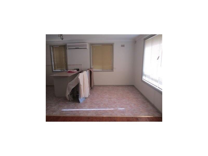 7 LUCENA Crescent, Lethbridge Park NSW 2770