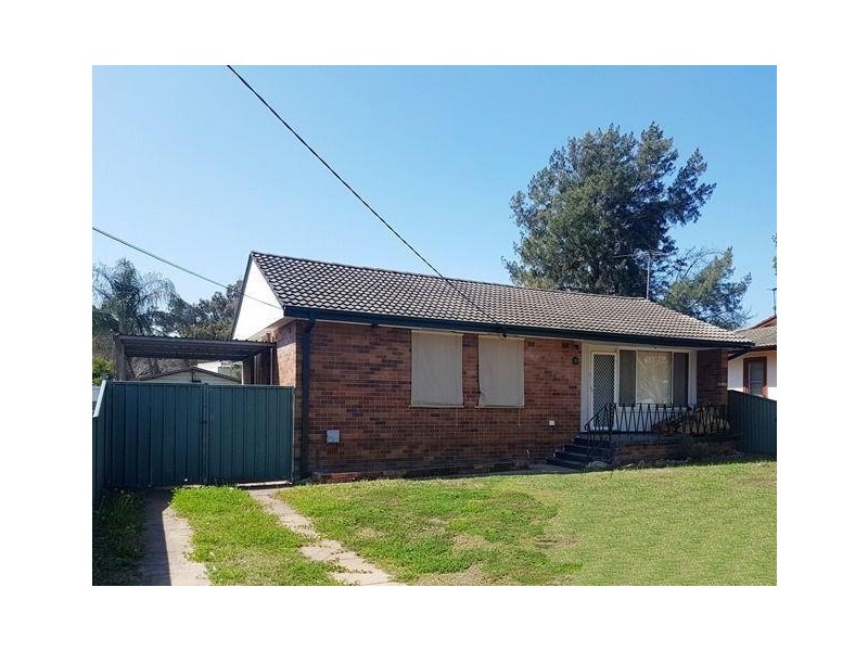 9 Taranaki Avenue, Lethbridge Park NSW 2770