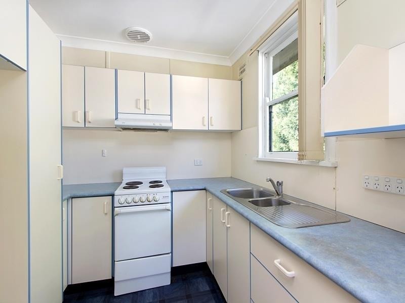 41 Lucena Crescent, Lethbridge Park NSW 2770