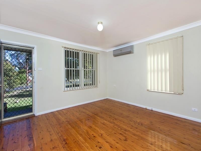 41 Lucena Crescent, Lethbridge Park NSW 2770