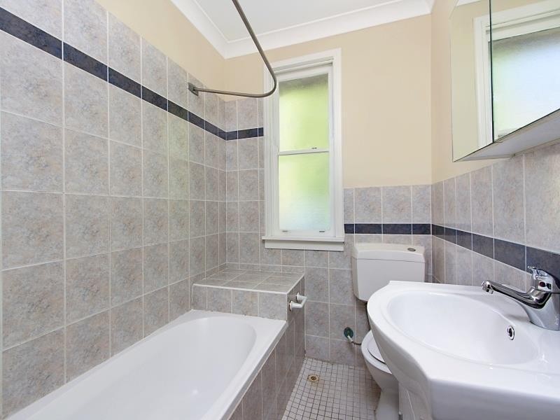 41 Lucena Crescent, Lethbridge Park NSW 2770