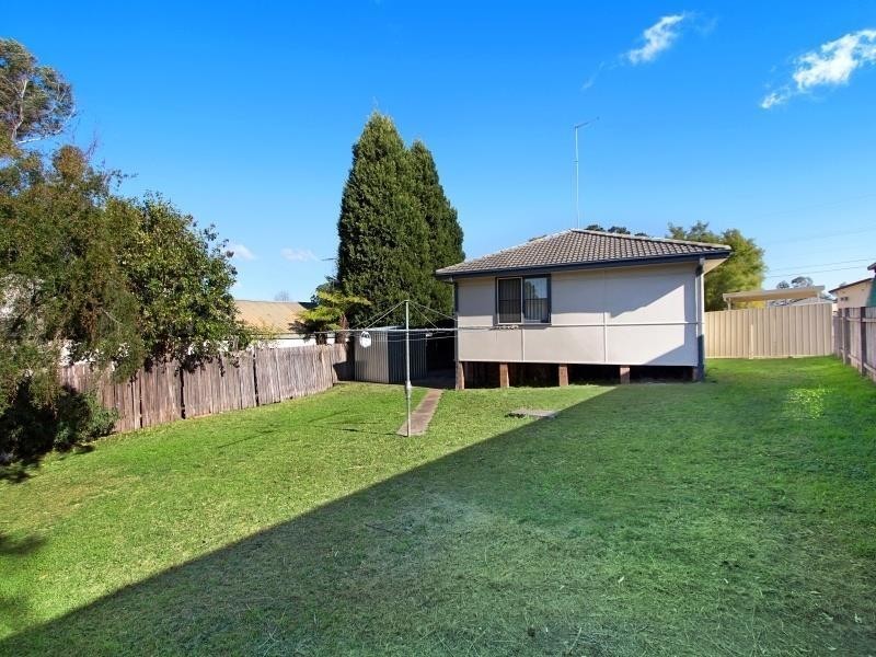 41 Lucena Crescent, Lethbridge Park NSW 2770