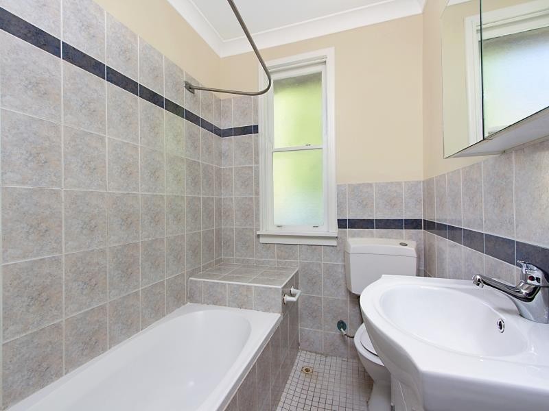 41 Lucena Crescent, Lethbridge Park NSW 2770