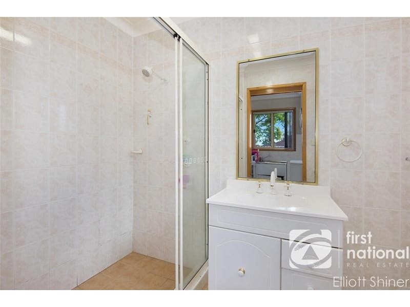 33 Tasman Avenue, Lethbridge Park NSW 2770